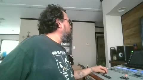 Mike Sounde online show from June 2026 09:28:02 PM