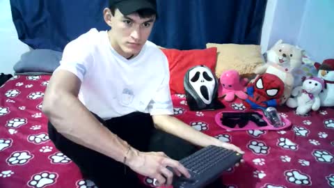 Snapshot of dey_royce chatting on April 2026 05:07:02 AM Dey royce online show from April 2026 05:07:02 AM