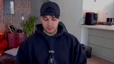 JULIAN online show from December 2025 05:20:01 PM