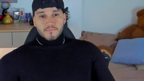 JULIAN online show from May 2026 03:22:02 AM