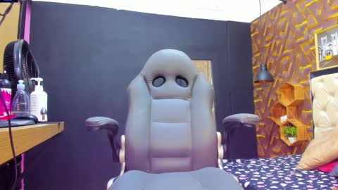 Snapshot of deyy_madisson chatting on January 2025 08:24:01 PM Madisson online show from January 2025 08:24:01 PM