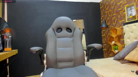 Snapshot of deyy_madisson chatting on January 2025 07:11:01 PM Madisson online show from January 2025 07:11:01 PM