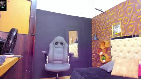 Snapshot of deyy_madisson chatting on March 2025 07:54:01 PM Madisson online show from March 2025 07:54:01 PM