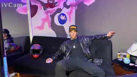 Snapshot of dhamyan_wang chatting on February 2026 06:18:02 AM Dhamyan Wang online show from February 2026 06:18:02 AM