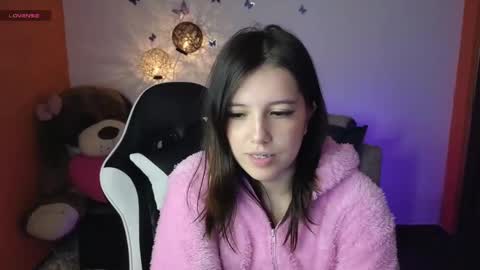 Snapshot of dhanae_tay01 chatting on December 2024 01:50:01 AM Dhana online show from December 2024 01:50:01 AM