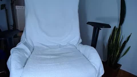 Snapshot of diamond_black00 chatting on February 2025 08:57:01 PM MaSSimo online show from February 2025 08:57:01 PM