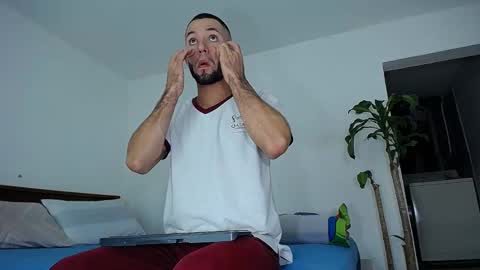 Snapshot of diamond_black00 chatting on February 2025 03:57:02 AM MaSSimo online show from February 2025 03:57:02 AM