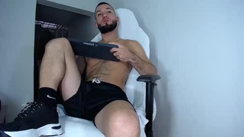 Snapshot of diamond_black00 chatting on February 2025 08:39:01 PM MaSSimo online show from February 2025 08:39:01 PM