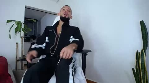 Snapshot of diamond_black00 chatting on September 2025 01:51:02 AM MaSSimo online show from September 2025 01:51:02 AM