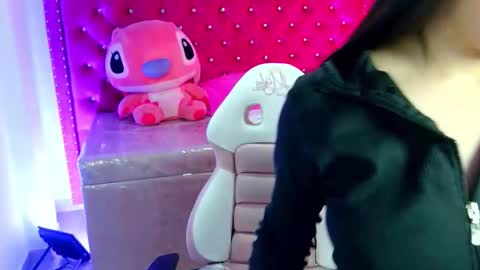 diamond_juliana_ online show from May 2026 03:03:02 AM