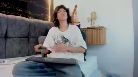 diamond_twink online show from March 2026 02:00:01 PM