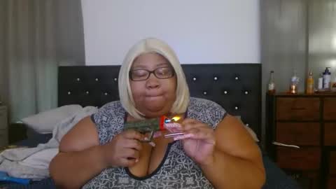 diamondbbwqueen online show from April 2026 09:56:02 PM