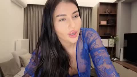 Iris online show from November 2025 08:10:01 PM