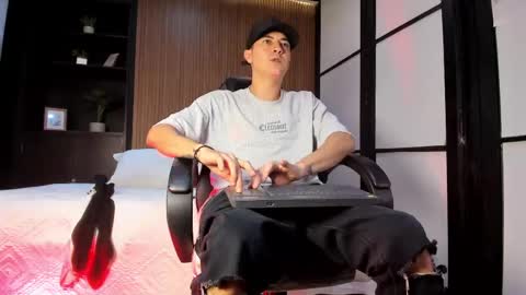 diamondss_1 online show from May 2026 08:57:02 PM