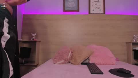 Diana online show from December 2025 12:47:02 PM