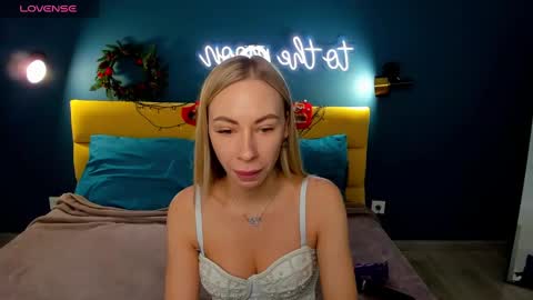 Diana  online show from December 2024 08:52:02 AM