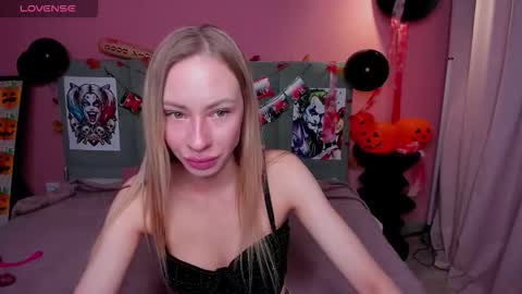 Diana  online show from October 2025 02:37:02 AM