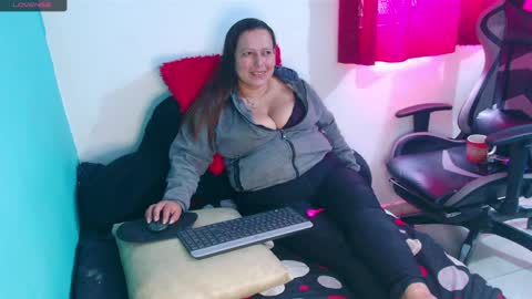 Snapshot of diana_lozano chatting on April 2026 04:23:01 PM Diana Lozano online show from April 2026 04:23:01 PM