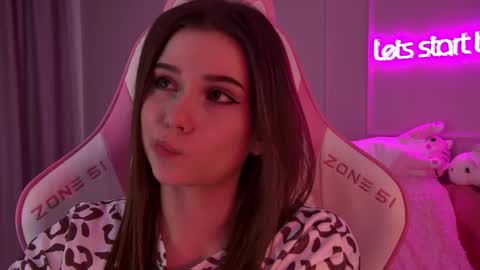 Snapshot of dianabecker chatting on February 2025 03:31:02 AM Diana online show from February 2025 03:31:02 AM