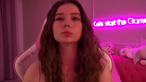 Snapshot of dianabecker chatting on February 2025 06:23:01 PM Diana online show from February 2025 06:23:01 PM