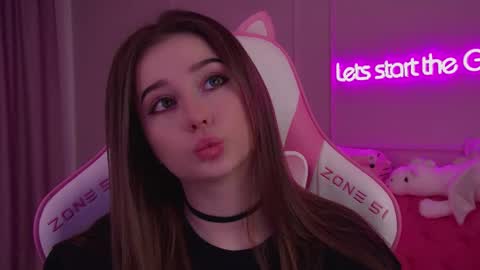 Snapshot of dianabecker chatting on February 2025 07:15:02 PM Diana online show from February 2025 07:15:02 PM