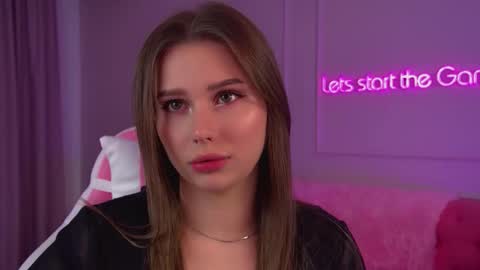 Snapshot of dianabecker chatting on September 2025 06:33:02 PM Diana online show from September 2025 06:33:02 PM