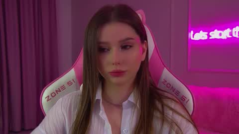 Snapshot of dianabecker chatting on November 2025 06:41:02 PM Diana online show from November 2025 06:41:02 PM