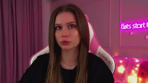 Snapshot of dianabecker chatting on December 2025 06:30:02 AM Diana online show from December 2025 06:30:02 AM