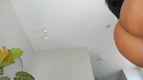 Snapshot of dianac1998 chatting on April 2026 05:43:01 PM dianac1998 online show from April 2026 05:43:01 PM