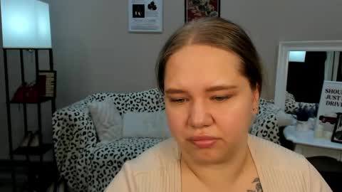 Snapshot of dianakristol chatting on May 2026 04:07:02 AM Diana online show from May 2026 04:07:02 AM