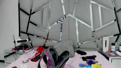 Snapshot of dianarous chatting on February 2025 11:23:02 AM dianarous online show from February 2025 11:23:02 AM