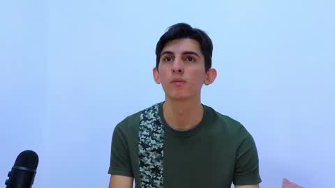 Snapshot of dianayleo chatting on February 2025 12:05:02 PM Ana Leo online show from February 2025 12:05:02 PM