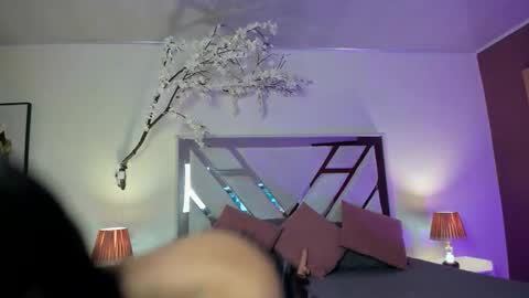 Diane  online show from March 2026 12:32:01 PM