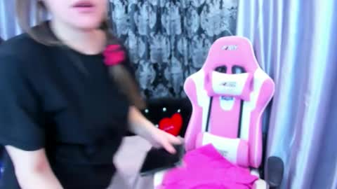 Snapshot of dianna_milton chatting on September 2025 04:14:02 AM Dianna online show from September 2025 04:14:02 AM