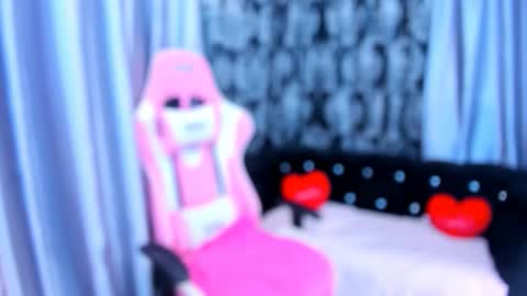 Snapshot of dianna_milton chatting on October 2025 04:18:02 AM Dianna online show from October 2025 04:18:02 AM