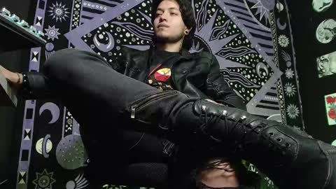 DICAPRIO online show from February 2025 05:21:02 PM