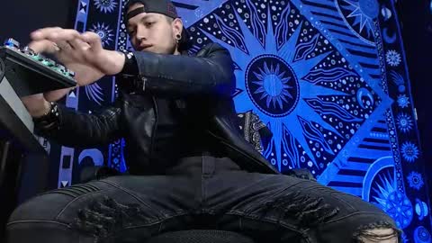 DICAPRIO online show from February 2025 10:25:02 PM