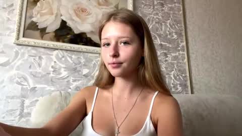 Mia 18 . online show from February 2026 07:51:01 AM