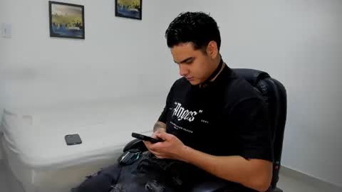 Snapshot of diego_cazas chatting on June 2026 11:14:01 PM DIEGO CAZAS online show from June 2026 11:14:01 PM