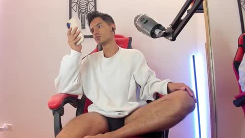 Snapshot of diego_latino chatting on September 2025 11:31:02 PM Diego lat online show from September 2025 11:31:02 PM