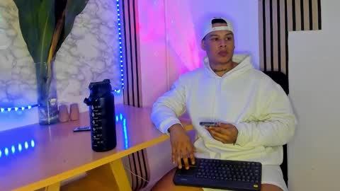 Snapshot of diegomiller_ chatting on February 2026 03:33:01 AM diegomiller_ online show from February 2026 03:33:01 AM