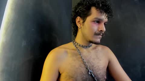 diemond_latinx98 online show from December 2025 05:54:01 PM