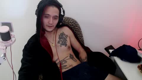 digital_spirit122849 online show from October 2025 06:43:01 PM