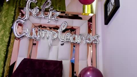 dilan_scootk_ online show from February 2025 05:26:02 PM