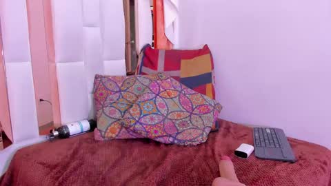 dilan_scootk_ online show from April 2026 08:57:02 PM