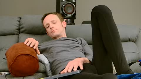 Dilldough405 online show from December 2024 01:51:02 PM