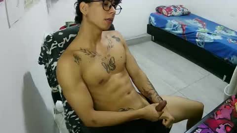 Snapshot of dillom420 chatting on December 2025 10:03:01 PM dillom420 online show from December 2025 10:03:01 PM