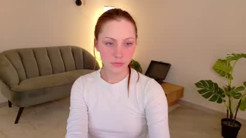 Snapshot of dina_peach chatting on July 2026 06:33:02 AM Dina online show from July 2026 06:33:02 AM