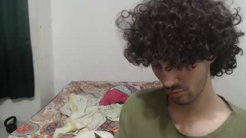 Snapshot of dioni_soe chatting on October 2025 10:52:01 PM Henry online show from October 2025 10:52:01 PM