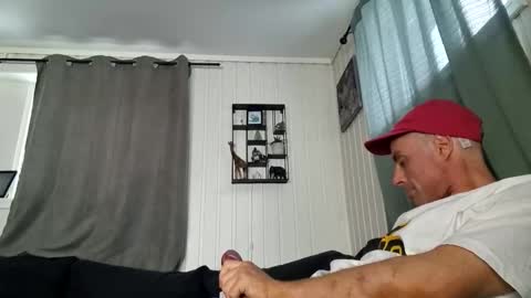 Snapshot of dirkdigglerofficial chatting on January 2026 09:24:02 AM dirkdigglerofficial online show from January 2026 09:24:02 AM